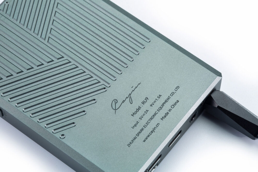 Cayin RU9 Röhren USB DAC Rückseite