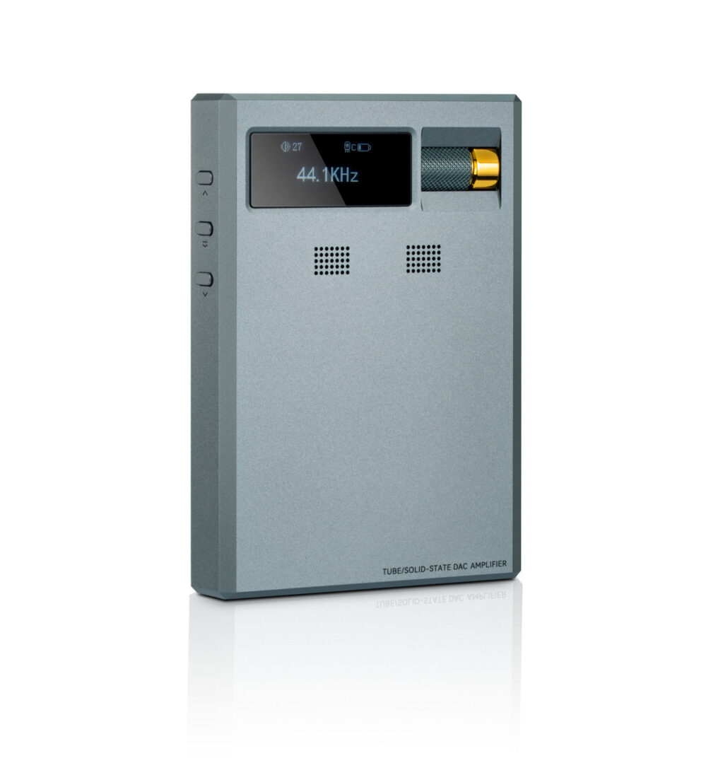 Cayin RU9 Röhren USB DAC Front grün